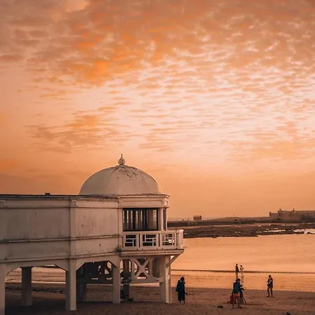 50m Playa Caleta Y Teatro Falla Grupo Ac Gestion Apartman Cádiz